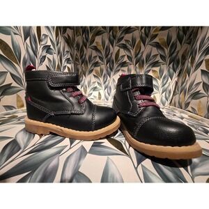 Cat & Jack Kids Black Plaid Lined Boots Size 6